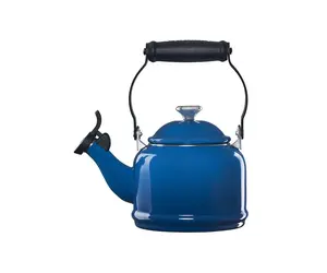 LE CREUSET - charlie Le Creuset Le Creuset 1.7qt Cherry Whistling Tea Kettle - Whisk