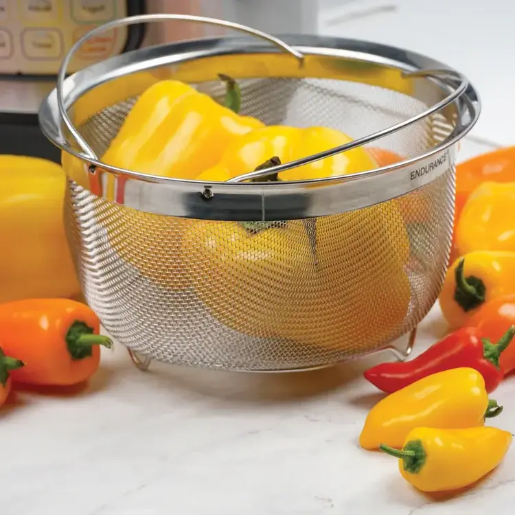 3 quart Mesh Colander with Folding Handles