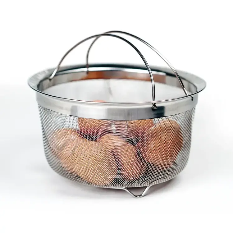 3 quart Mesh Colander with Folding Handles