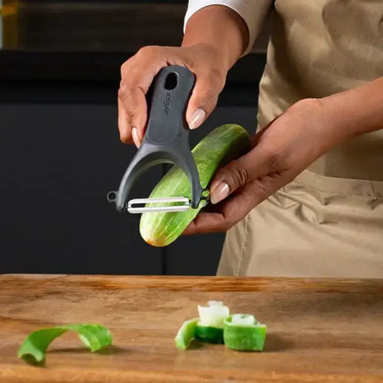 Swiss Peeler with Sustainable Wheat Straw Handle