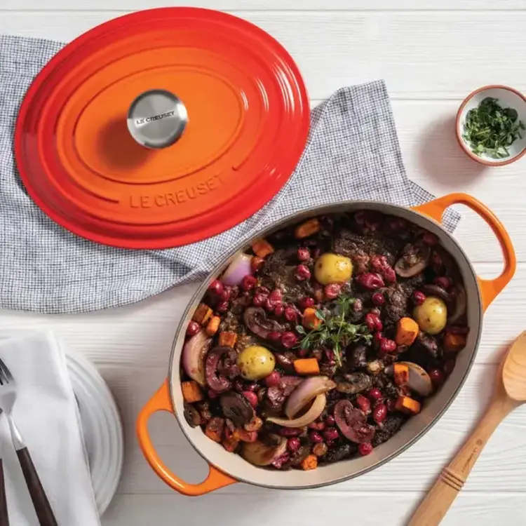 Le Creuset Le Creuset 5 quart Oval Flame Dutch Oven