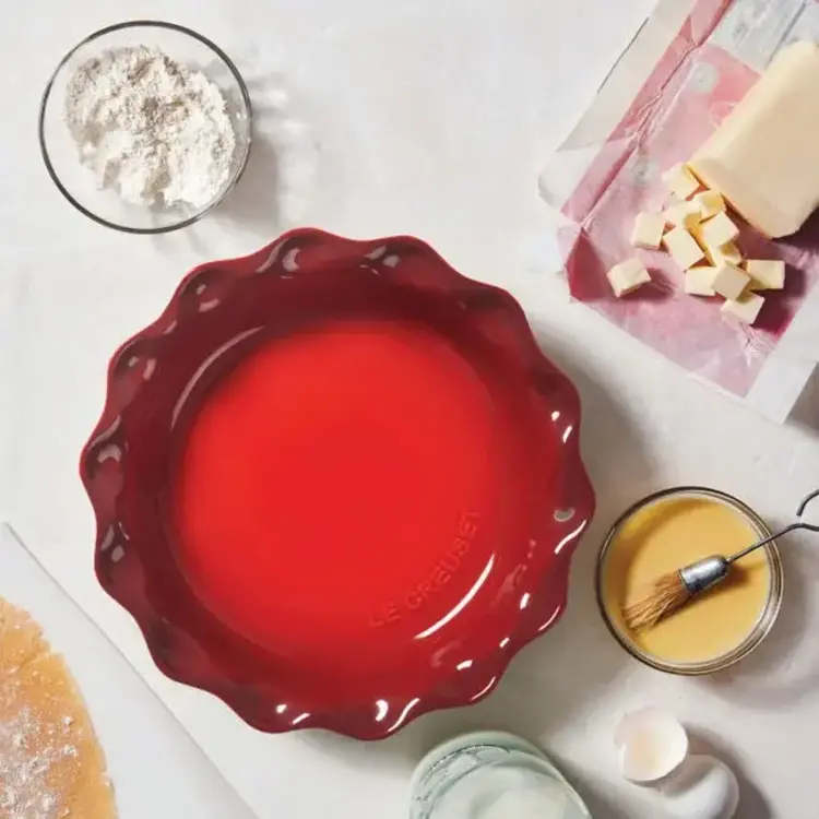 Le Creuset Fluted Cherry Pie Dish