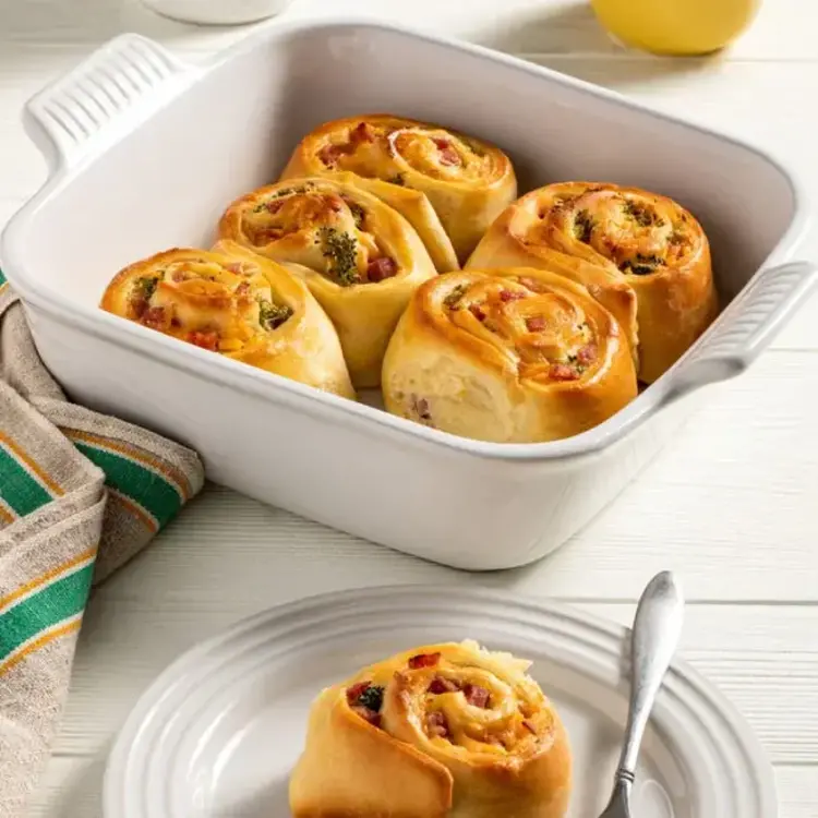 Le Creuset 3 quart White Baking Dish