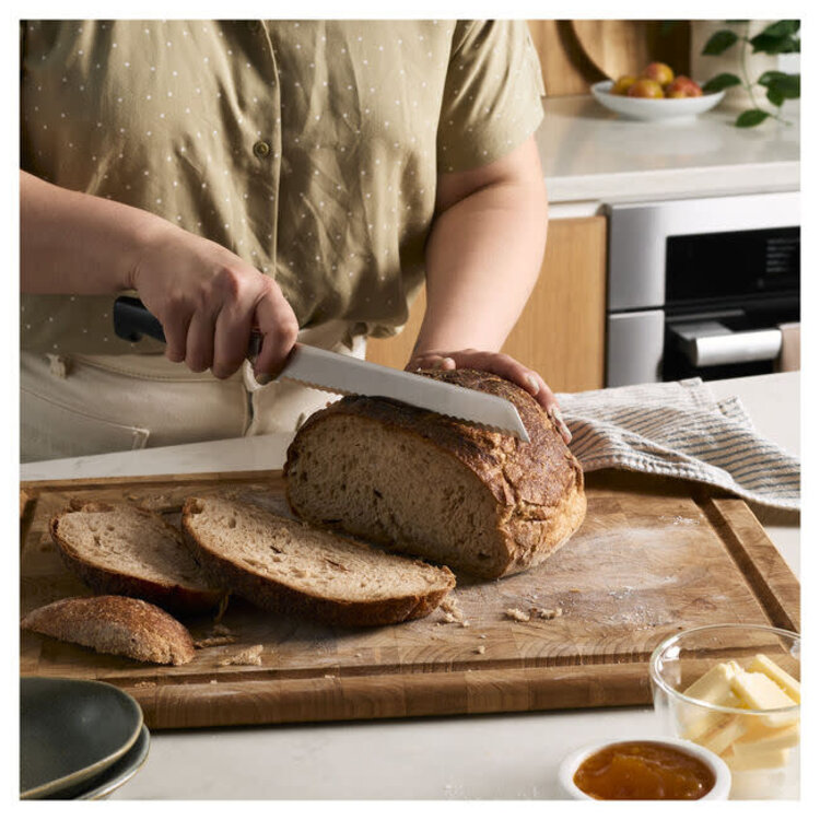 Zwilling J.A. Henckels Zwilling J.A. Henckels Four Star 8" Bread Knife