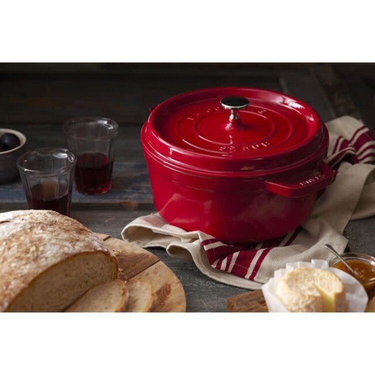 Staub Staub 4 quart Cherry Red Dutch Oven