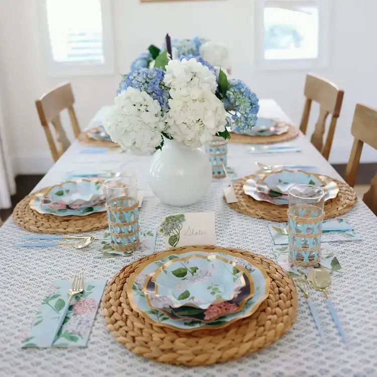 Hydrangea Paper Dessert Plates, set of 8