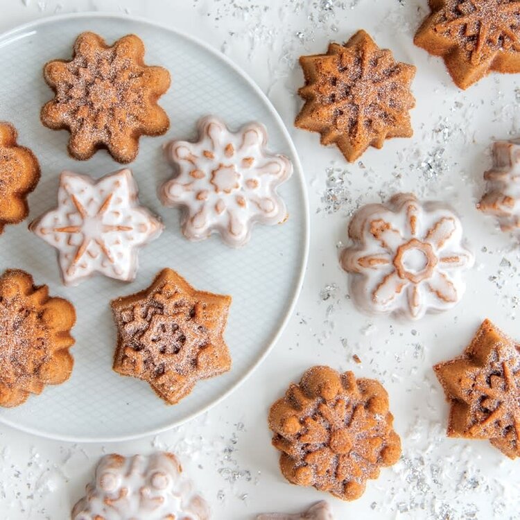 Nordic Ware Snowflake Cakelet Pan