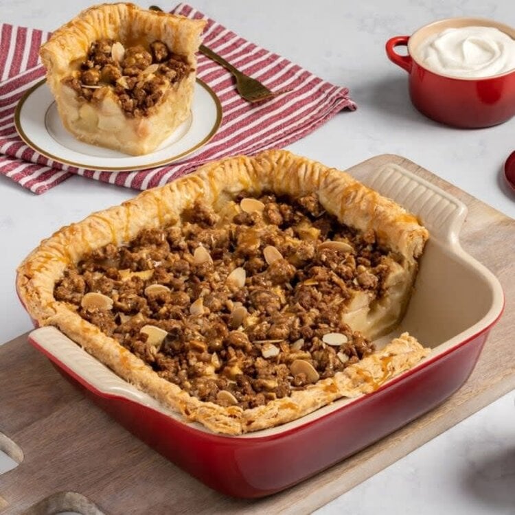 Le Creuset Le Creuset 3 quart Cherry Baking Dish