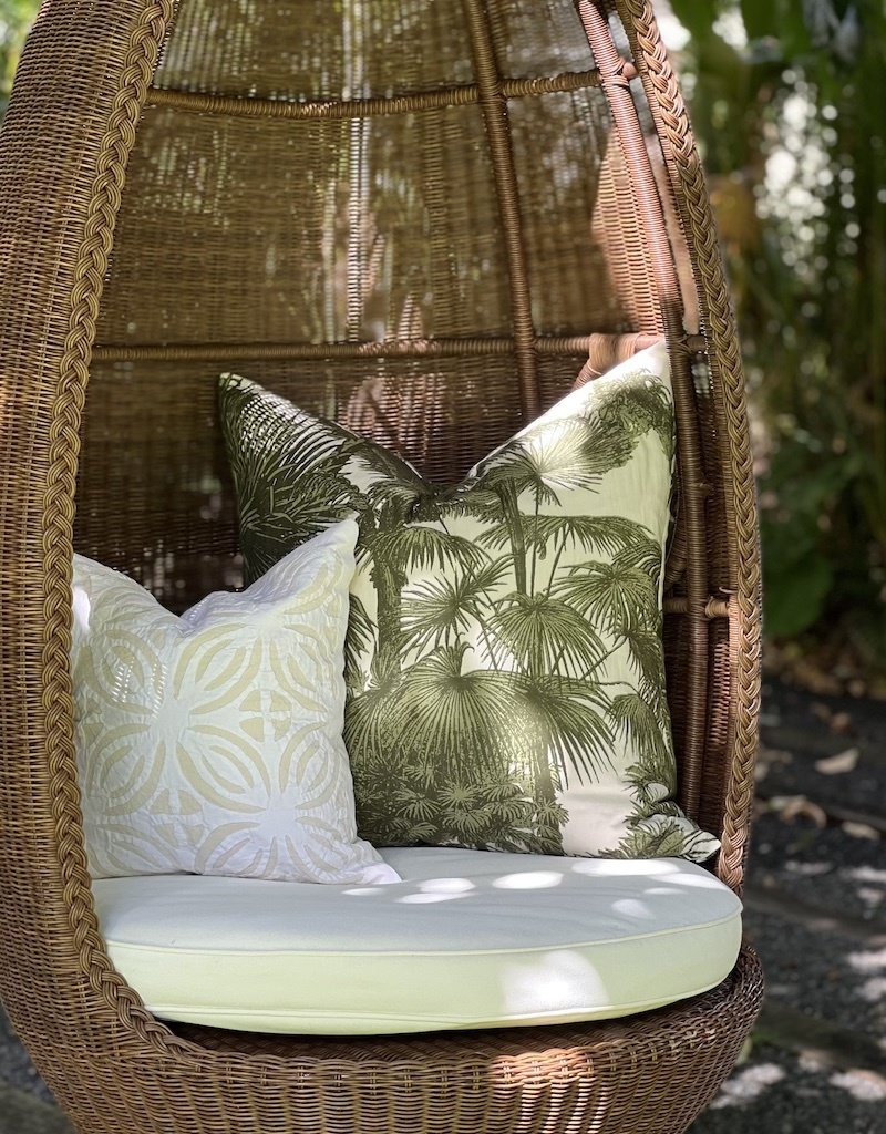 applique toss pillow