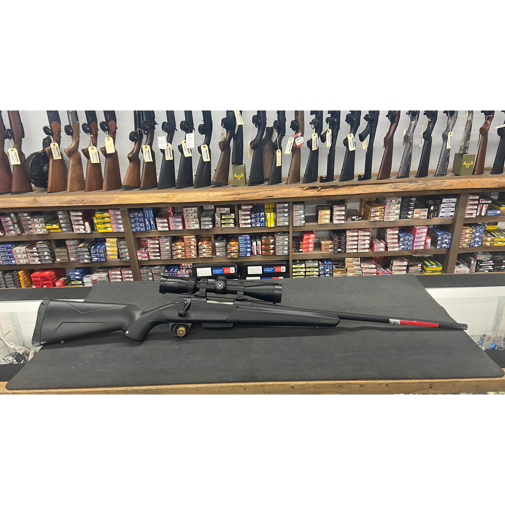 Winchester XPR 243win w/Vortex Crossfire 3-9x40mm + Box + Extra mag