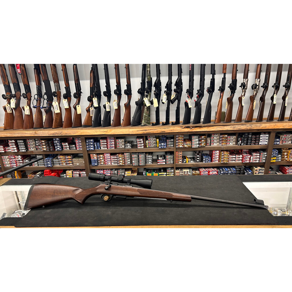 CZ 457 Lux 17 HMR w/Simmons 3-9x40