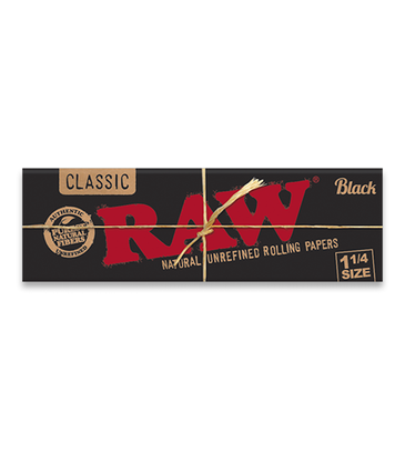 RAW RAW Black 1 1/4 Rolling Papers