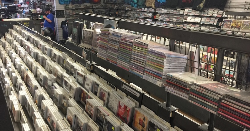 5 Reasons to Shop Local Now