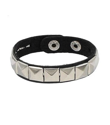 Single Row Pyramid Stud Leather Bracelet