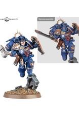 Games Workshop Warhammer 40K: Captain with Jump Pack and Relic Shield
