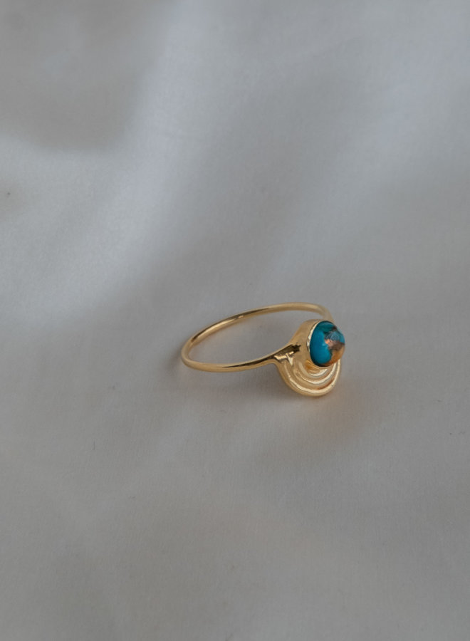 Embrace Ring // Gold