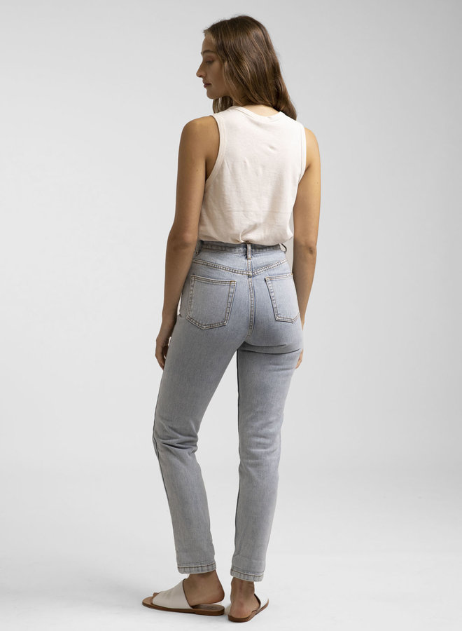 Essential High Rise Jean