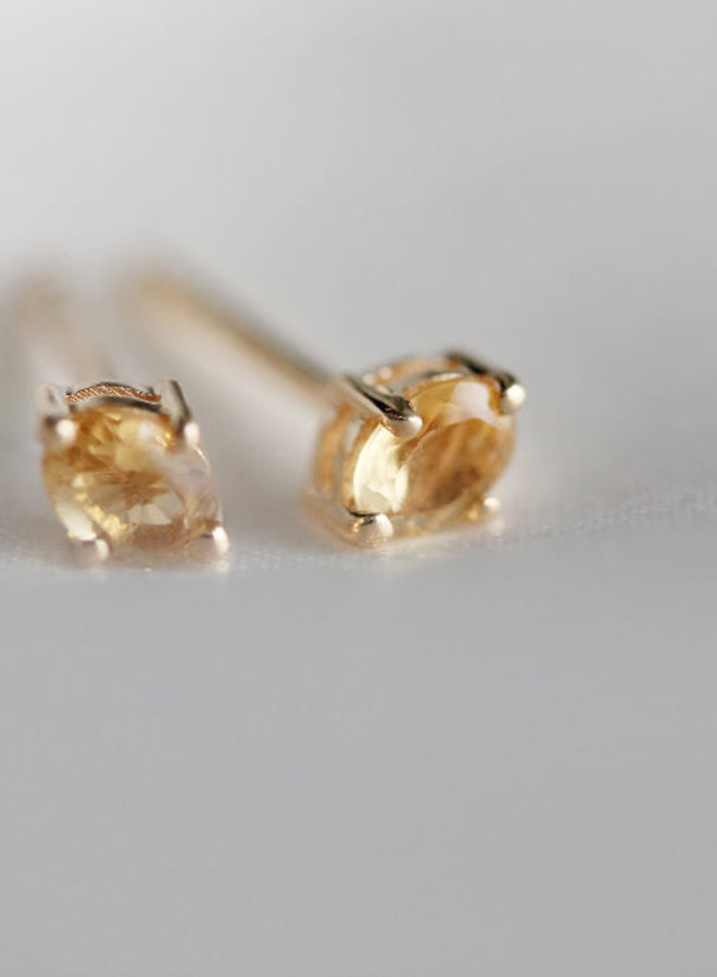 Tiny Stone Stud