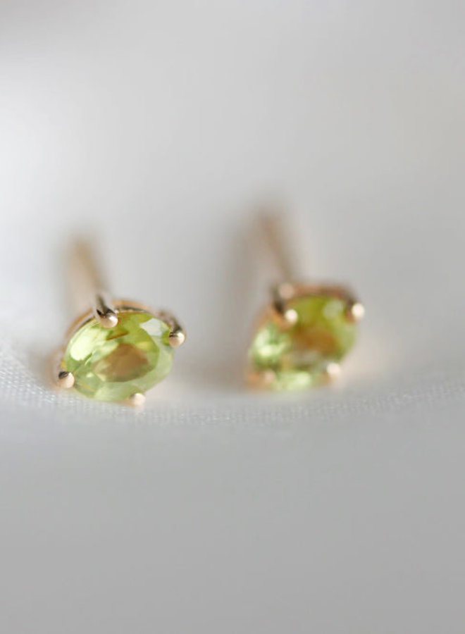 Tiny Stone Stud