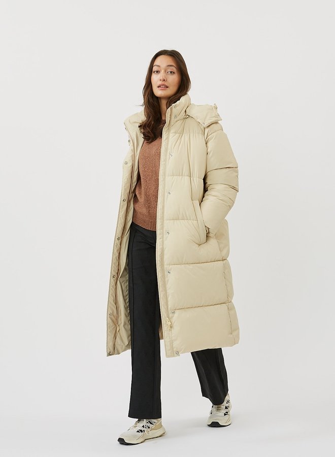 Flawly Outerwear
