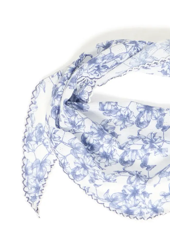 Vivante Triangle Scarf