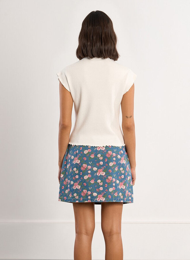 Isla Lettace Hem Top