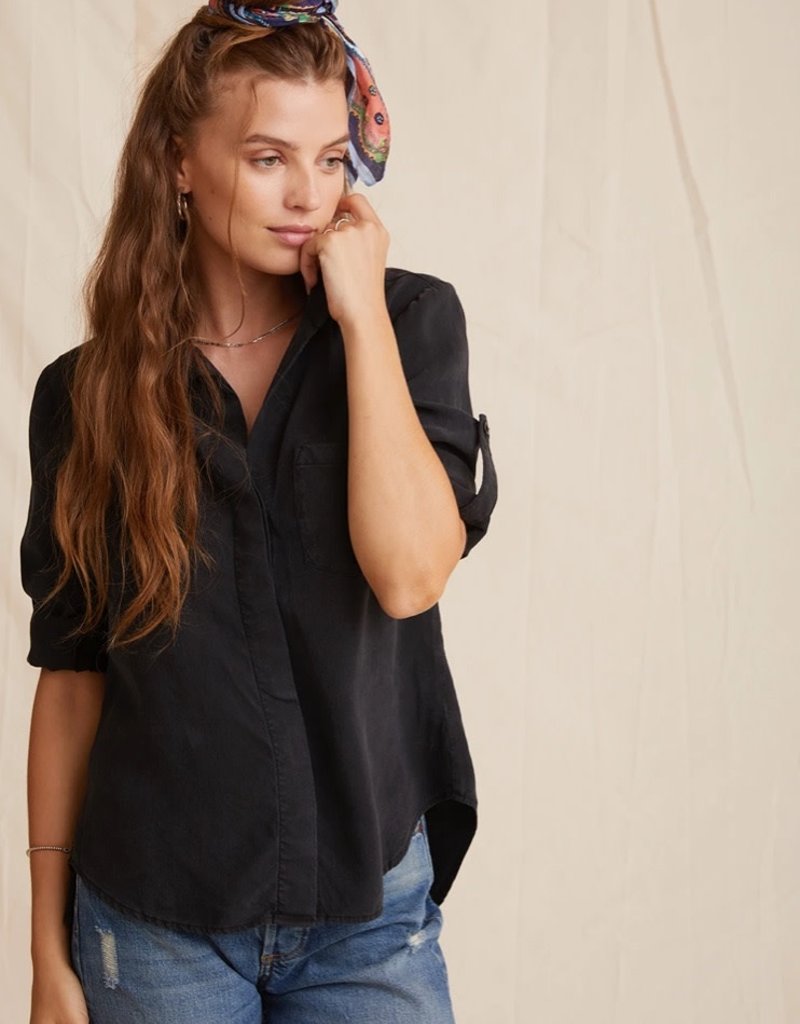 Bella Dahl split back button down vintage black