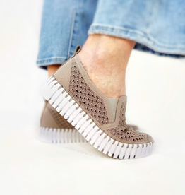 Ilse Jacobsen Tulip Platform