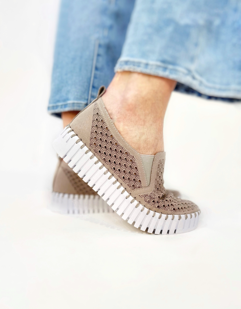 Ilse Jacobsen Tulip Platform