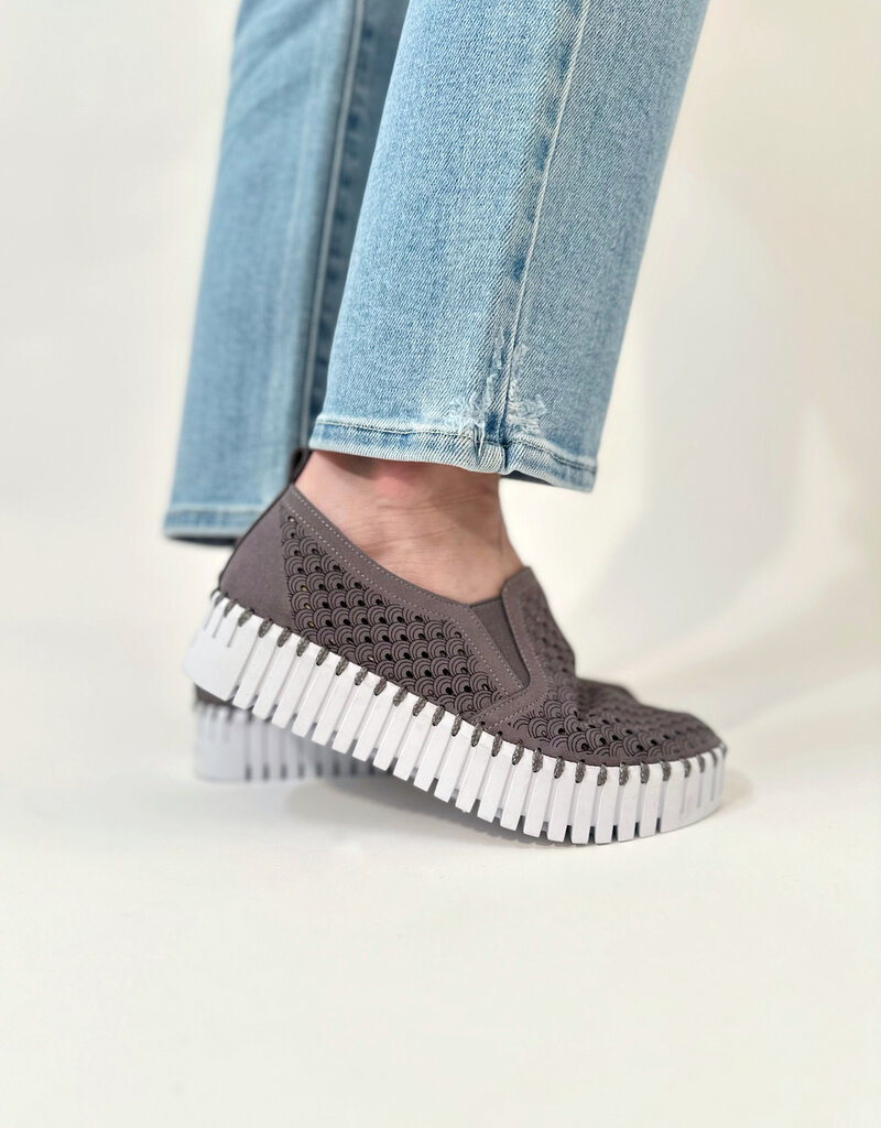 Ilse Jacobsen Tulip Platform