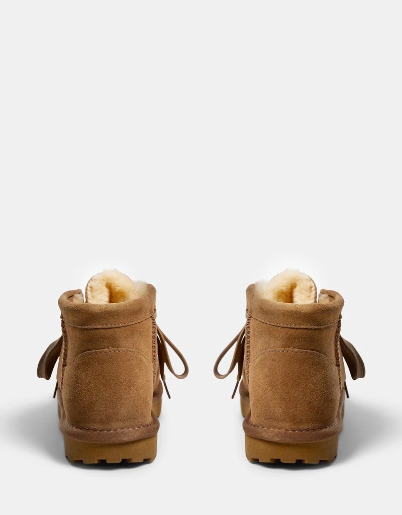 Sofie Schnoor Sannesw Boot