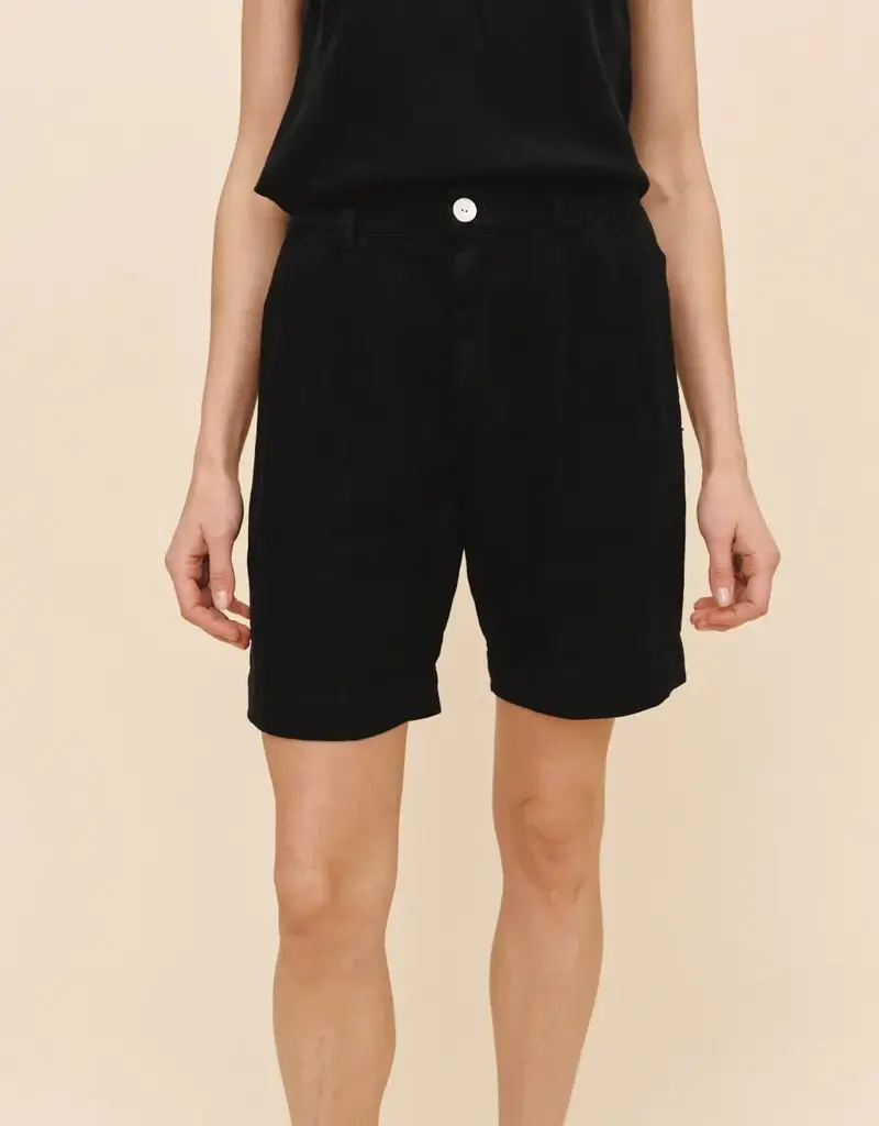 Bella Dahl Pleated Bermuda Short