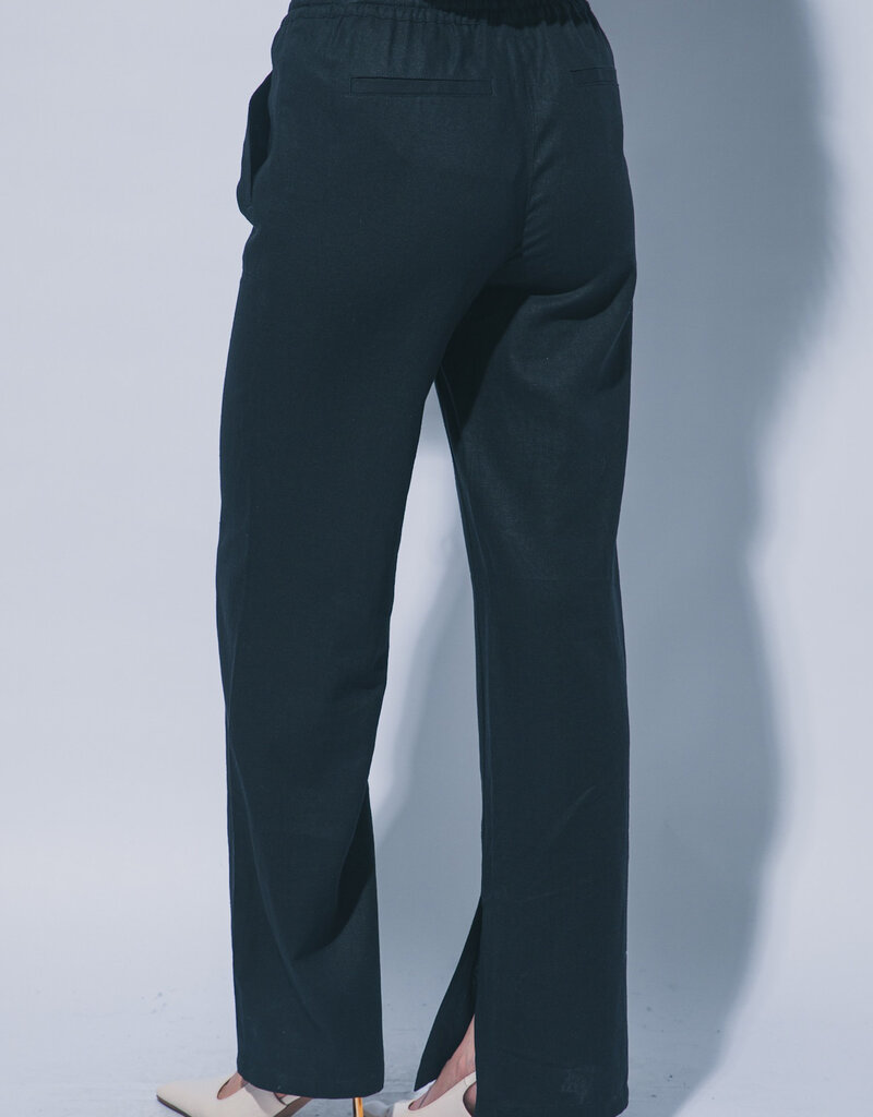 Scout Monica Pant