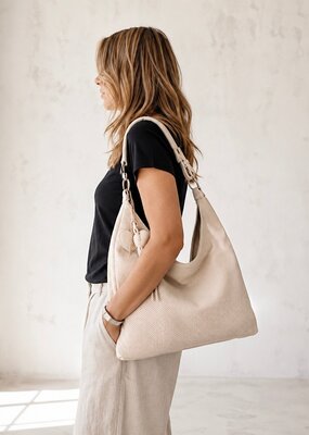 Scout Hobo Heart Bag