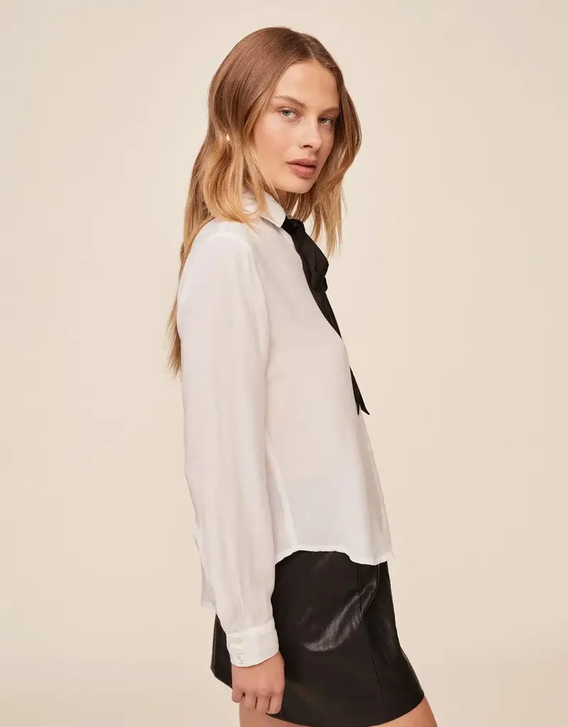 Bella Dahl Shirt w/ neck tie