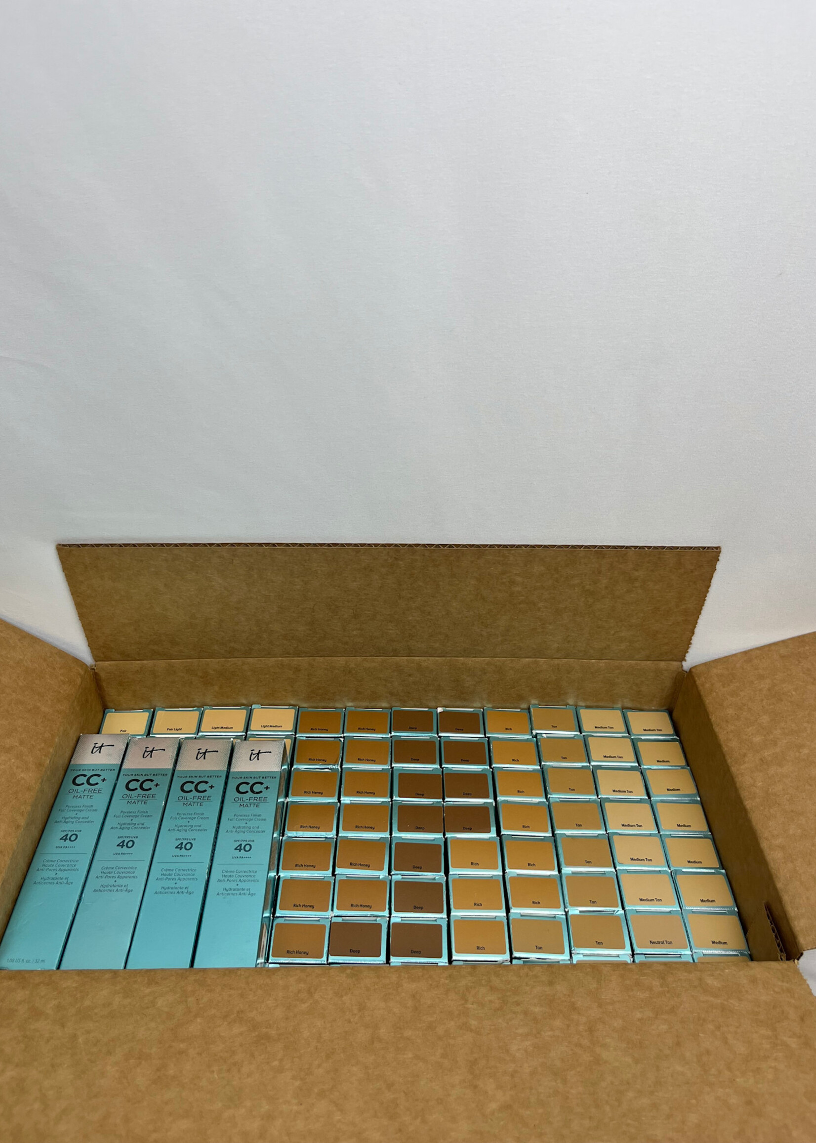 IT Cosmetics 100pc Box