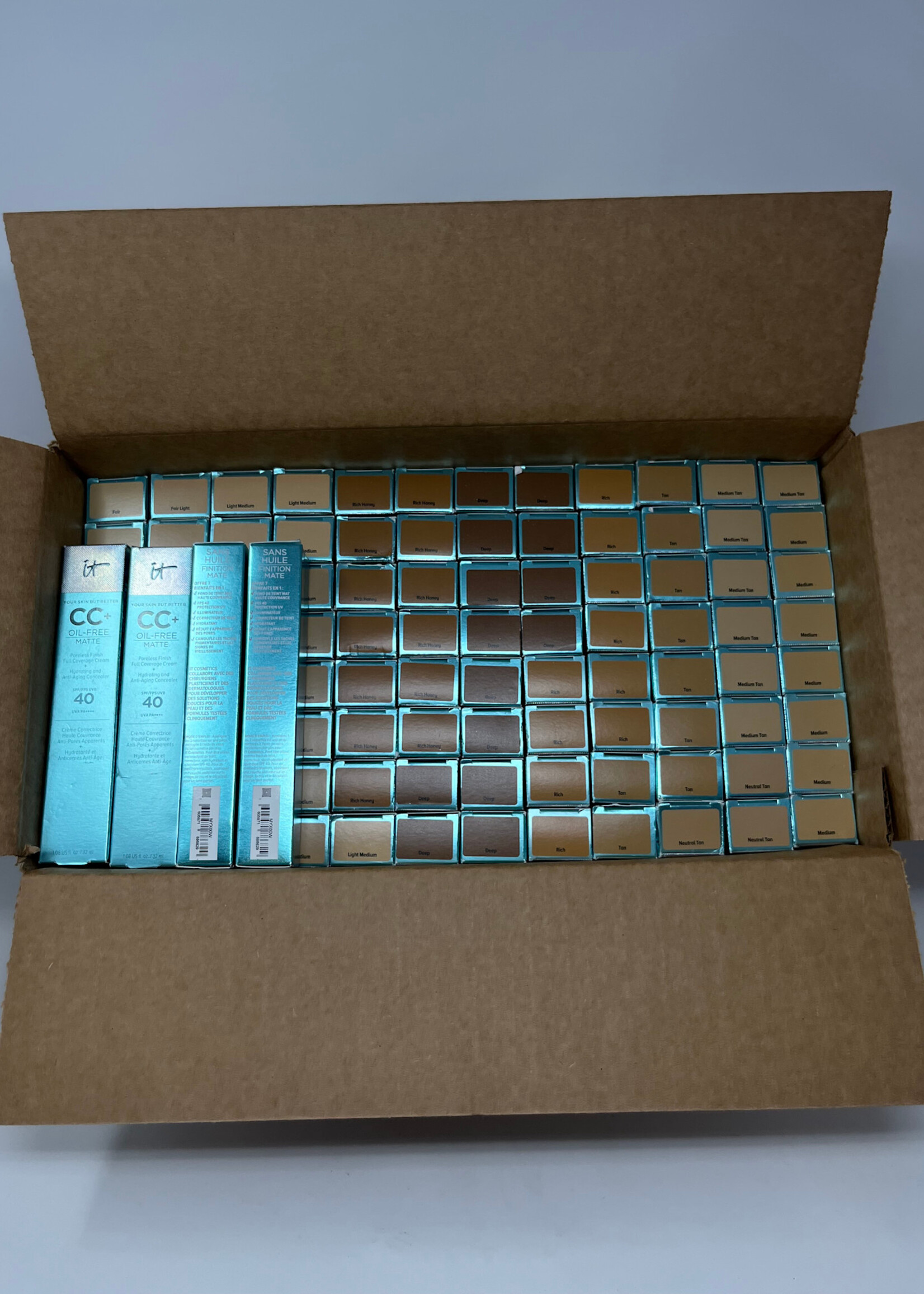 IT Cosmetics 100pc Box