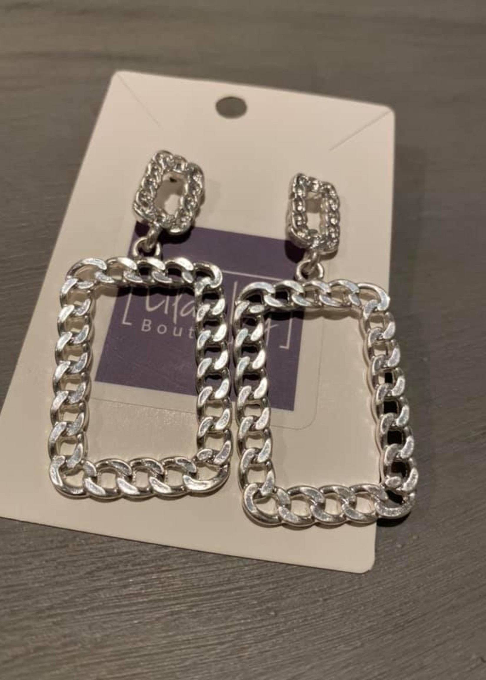 Silver chain link dangle earrings