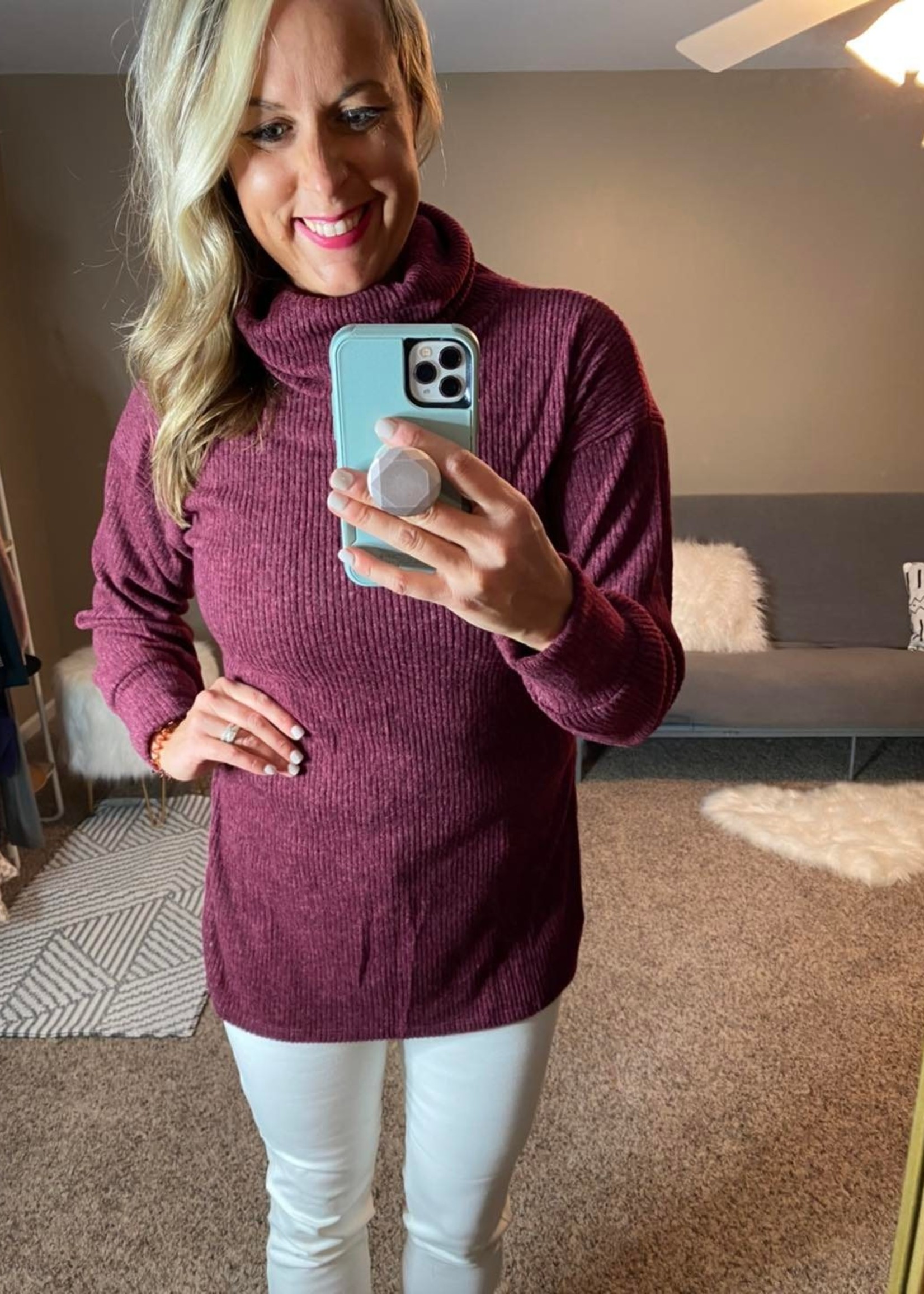 Hailey Apparel Turtle neck oversize sweater burgundy or olive