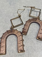 What's Hot Gold and pink threaded U shape 2" earrings