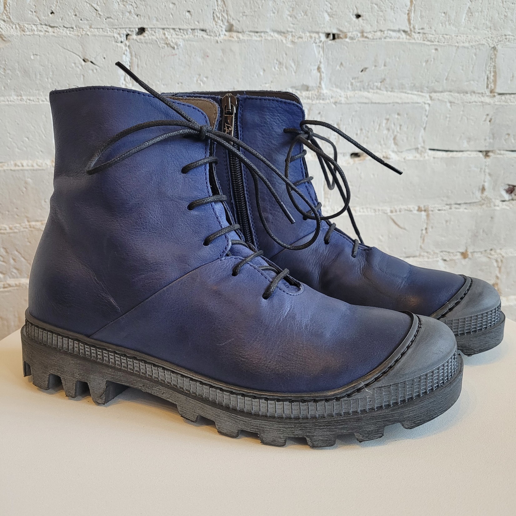 Lofina Lofina: Lace-up Leather Boot