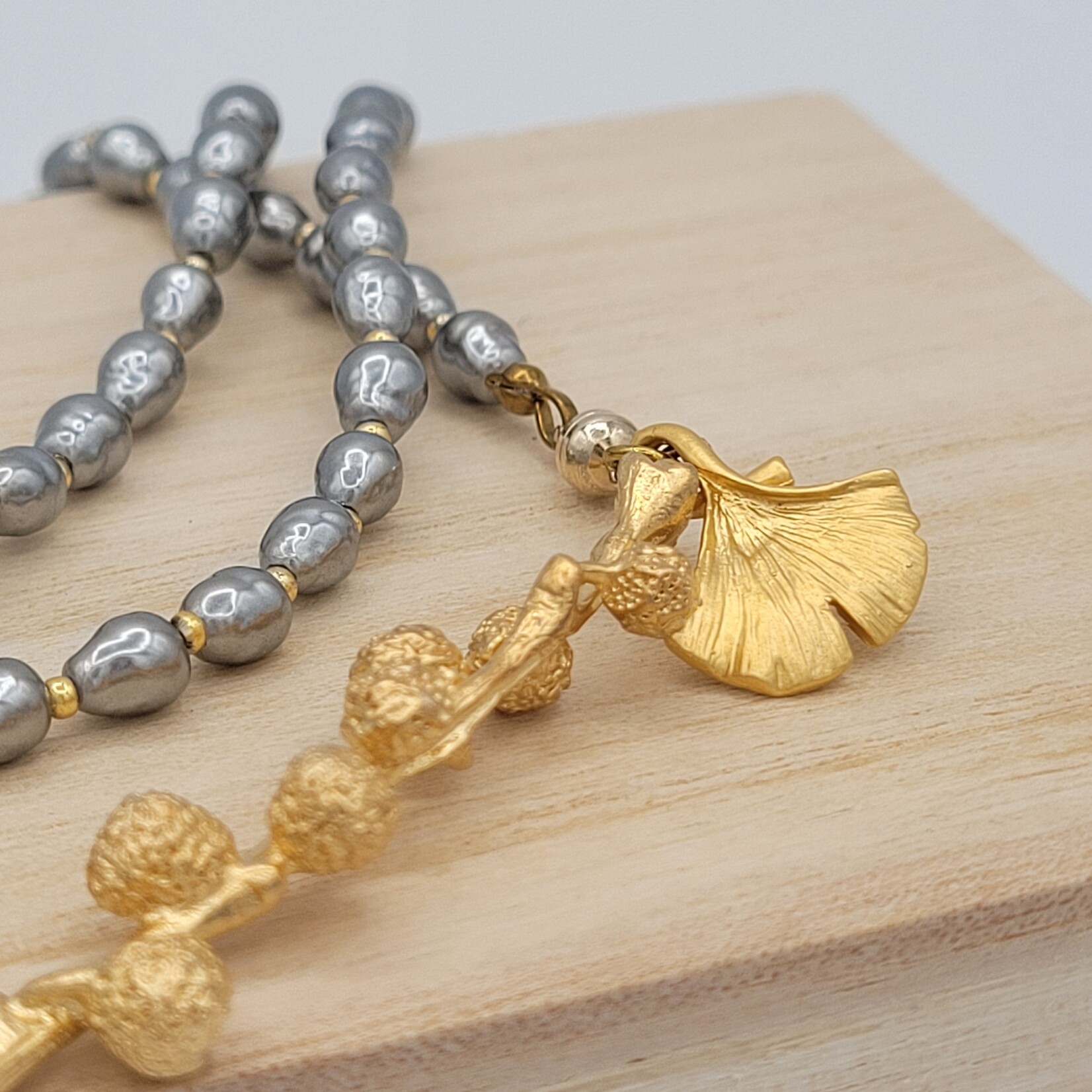 Monshiro Monshiro: Ginko & Grey Glass-Pearl Necklace