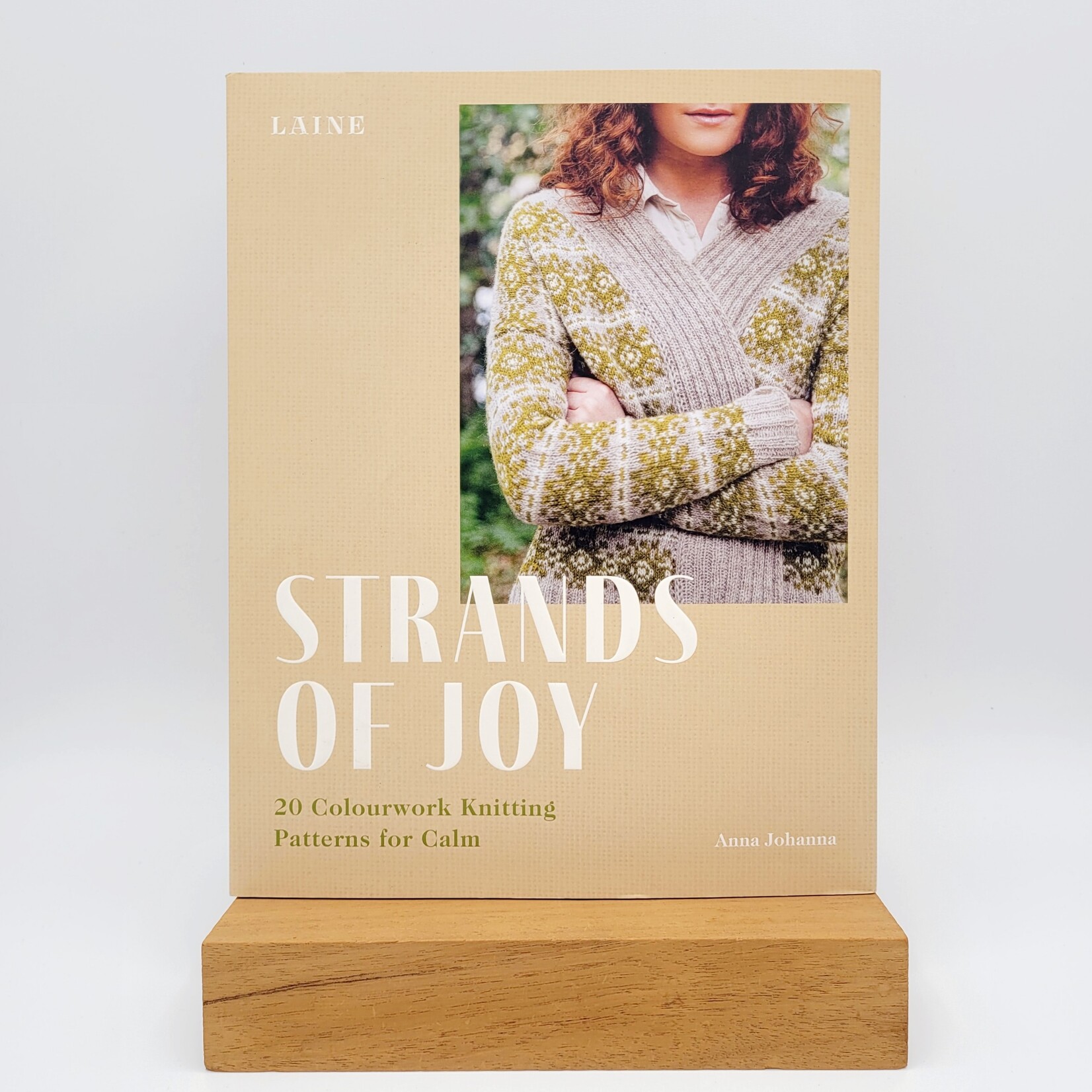 Hardie Grant Books Strands of Joy - 20 Colourwork Knitting Patterns for Calm by Laine &  Anna Johanna