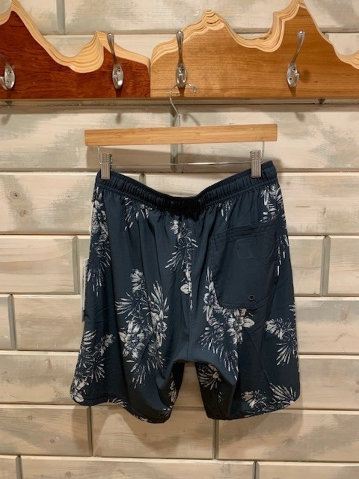 Kore Short Navy Vintage Floral Sm Twisted Tree
