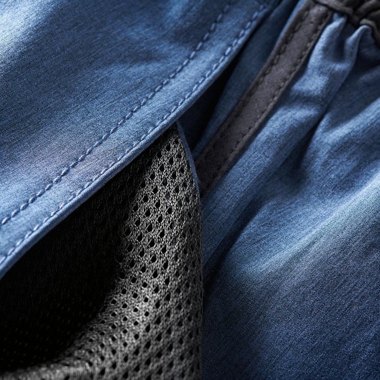 Vuori Banks Short - Azure Linen Texture