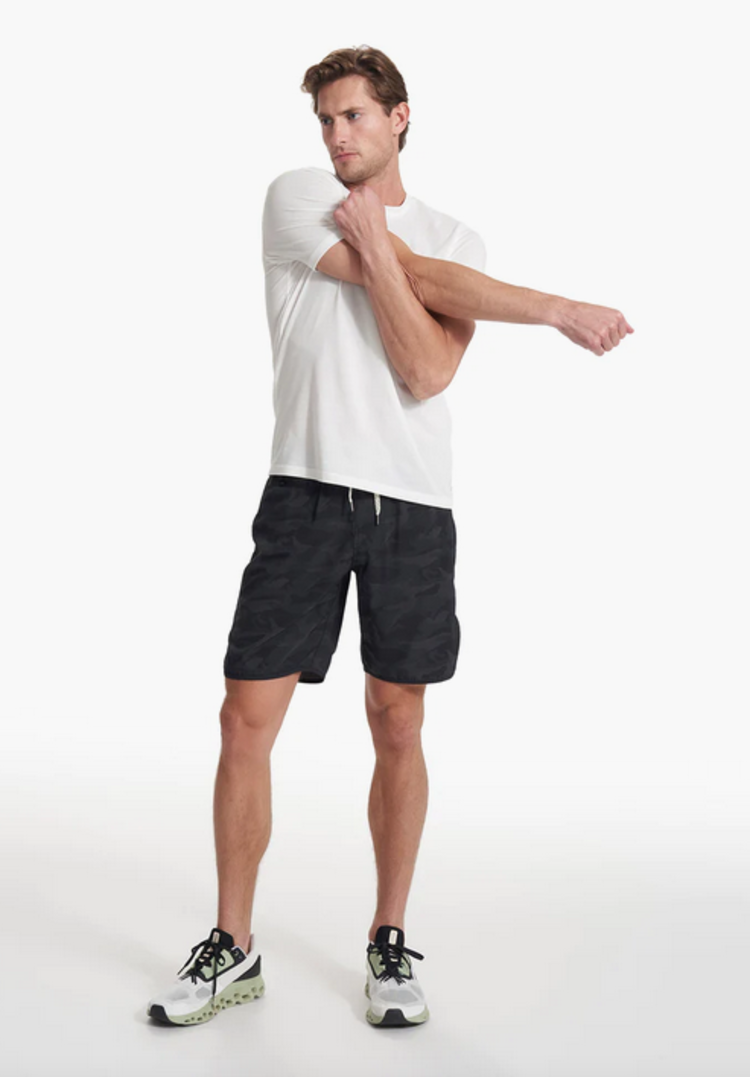 Vuori Banks Short - Black Camo