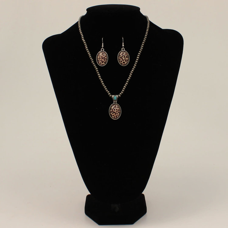 Silver Strike Leopard Pendant Set