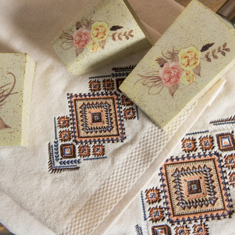 HiEnd Accents Desert Skull Rose Floral 3 PC Bath Countertop Accessory Set