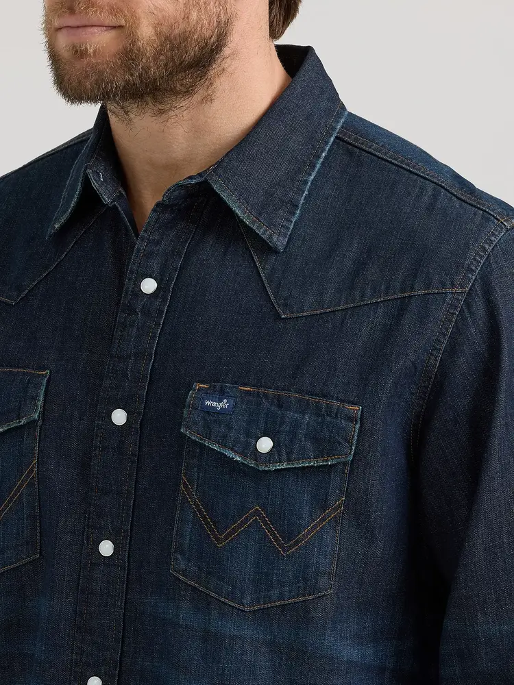 Wrangler Vintage-Inspired Snap Workshirt in Dark Wash