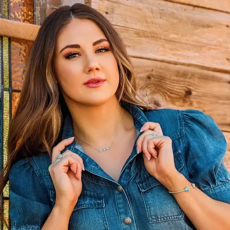 Montana Silversmiths Alternating Hearts Necklace